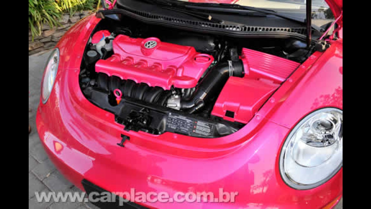 VW New Beetle e Fiat 500 fazem homenagem aos 50 anos da Barbie