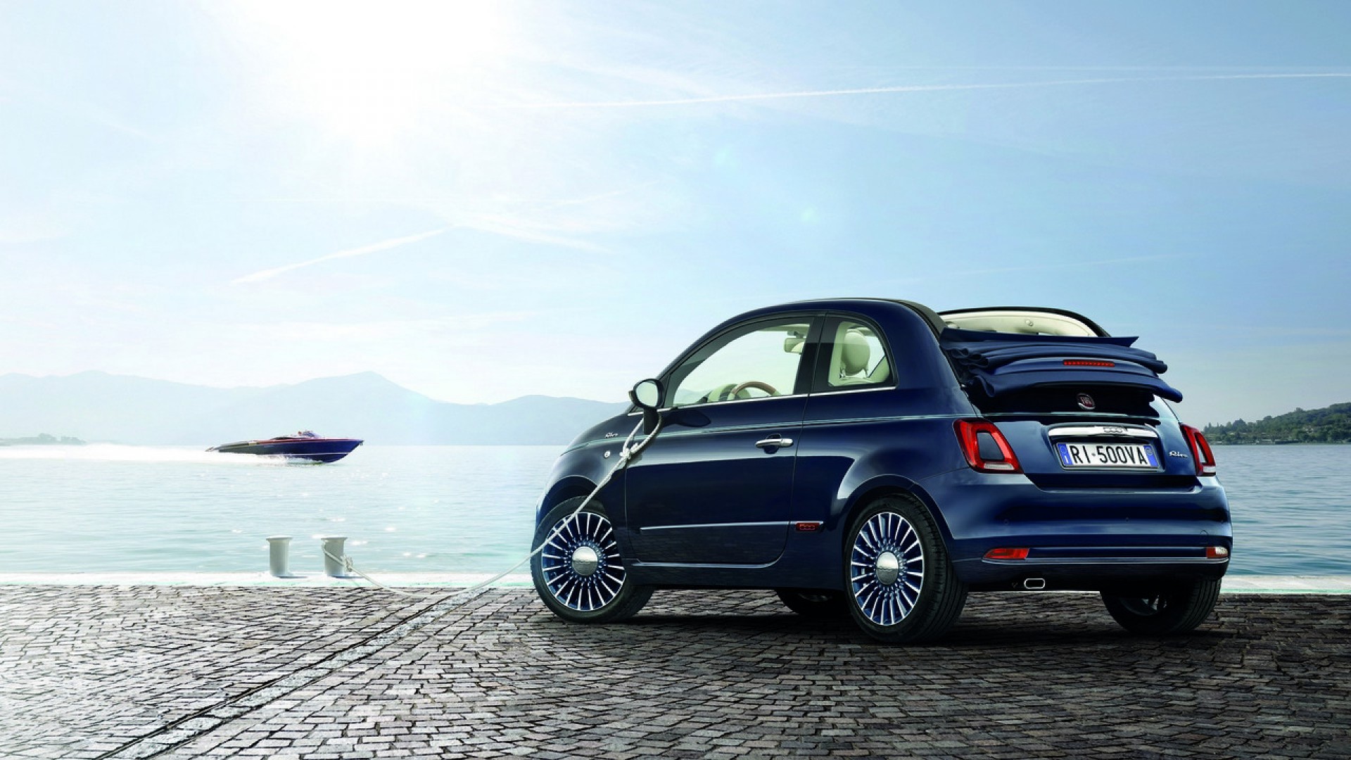 Sürat teknesinden esinlenilen Fiat 500 Riva tanıtıldı