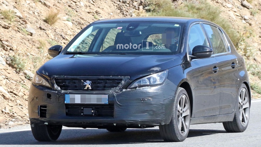 Peugeot 308 Refresh Spy Shots