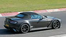 Aston Martin Vantage GT12 Roadster casus fotoğrafı