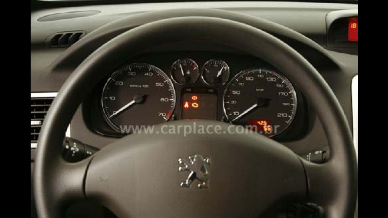 Peugeot 307 2009 com motor 2.0 Flex bicombustível chega por R$ 69.900