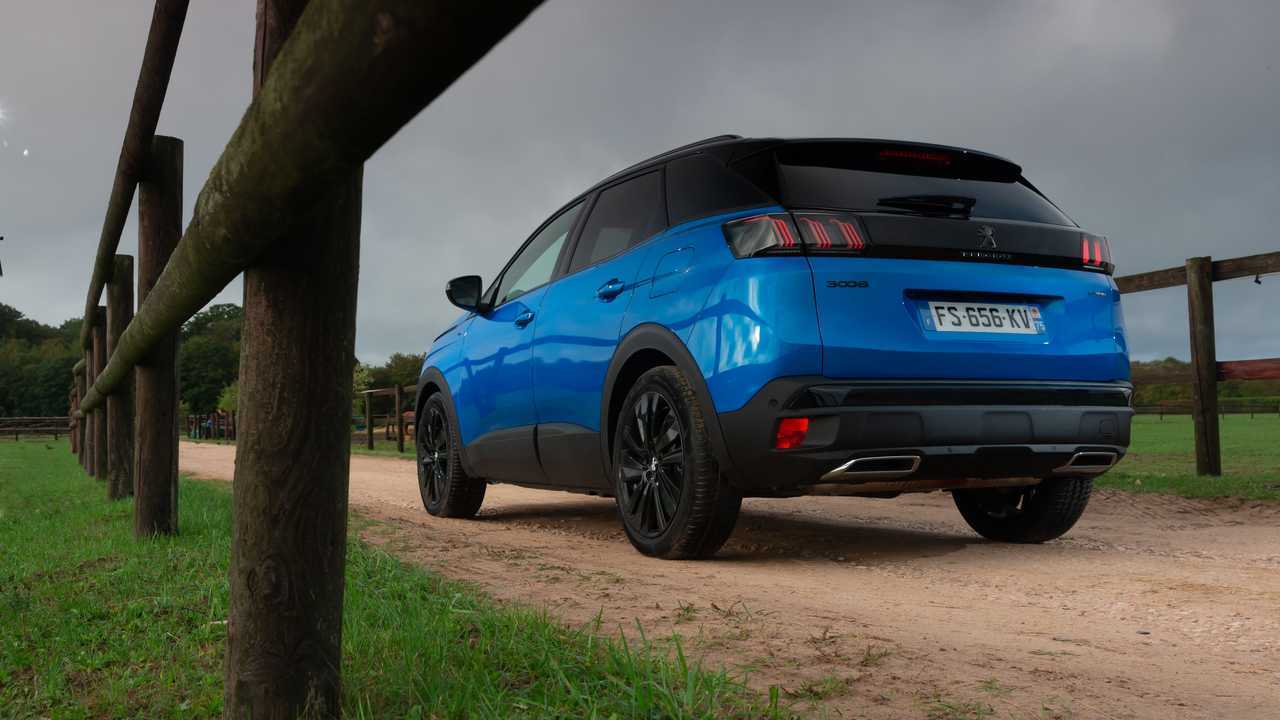 Peugeot 3008 Hybrid4 restyling, la prova della ibrida plug-in