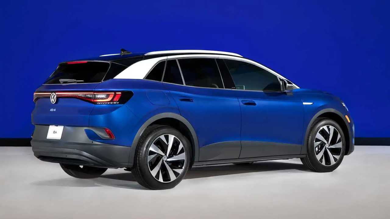 Volkswagen ID.4, le foto prima del debutto