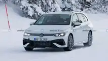 2022 VW Golf R Estate Spion Foto