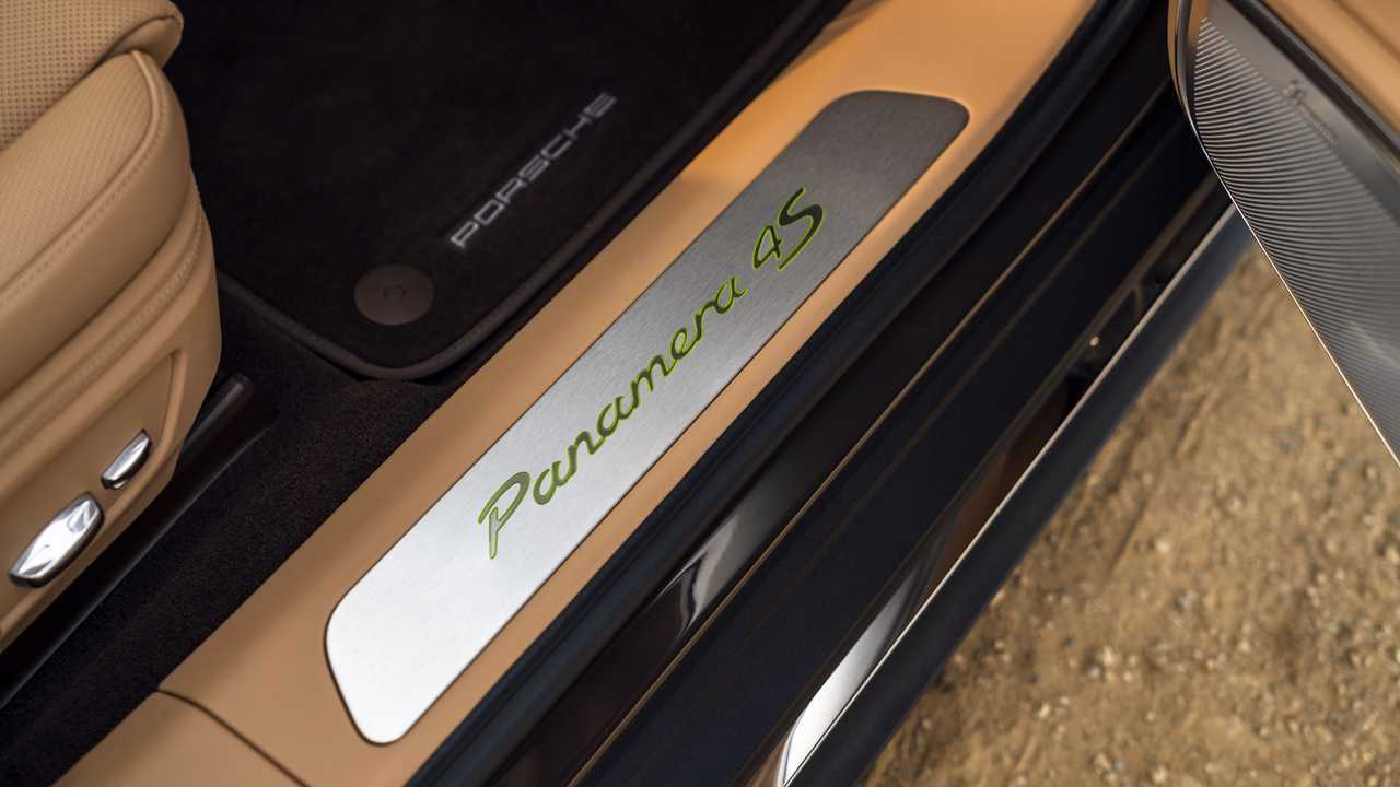 2021 Porsche Panamera 4S E-Hybrid Executive Interior Details