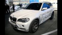 BMW Vision EfficientDynamics: Der X5 als Mild-Hybrid. Unter der Haube: Der 2,0-Liter Twin-Turbo-Diesel aus dem 123d