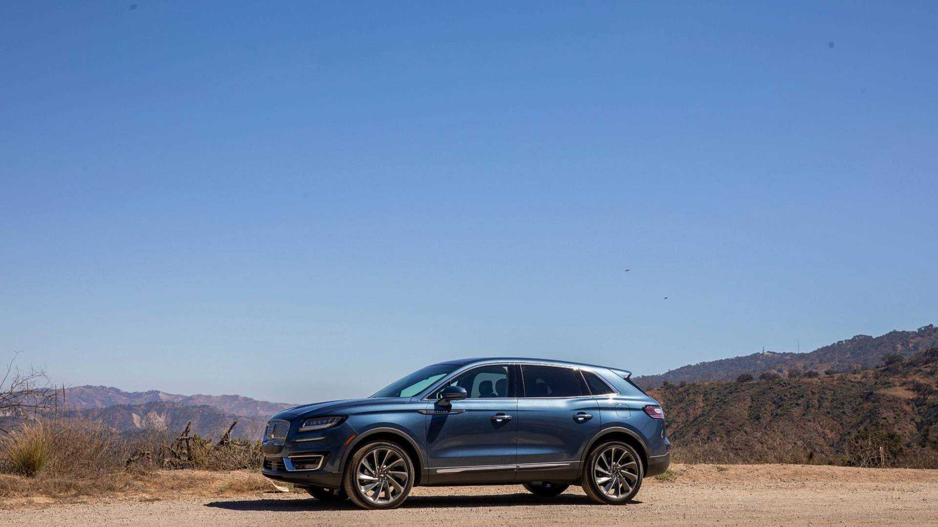 https://cdn.motor1.com/images/mgl/vXQYv/s1/2019-lincoln-nautilus-first-drive.jpg 2019-lincoln-nautilus-first-drive