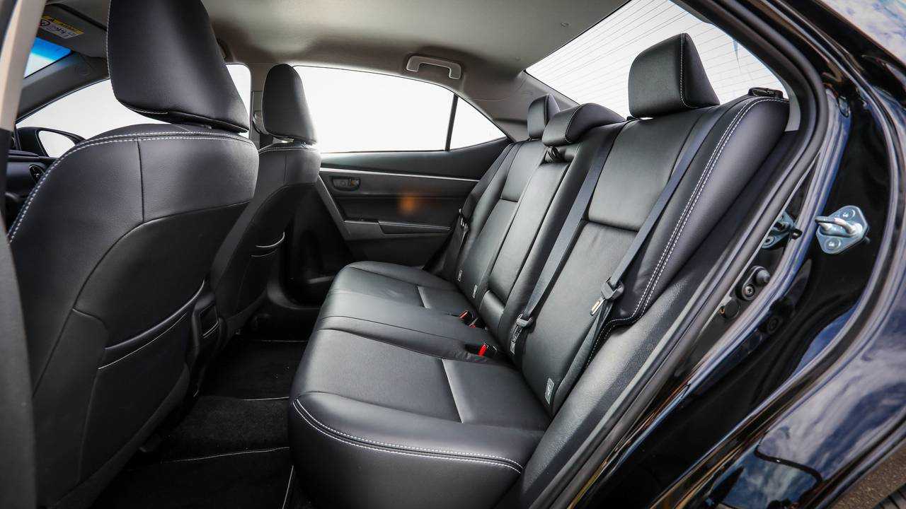 Comparativo: VW Jetta x Honda Civic x Toyota Corolla