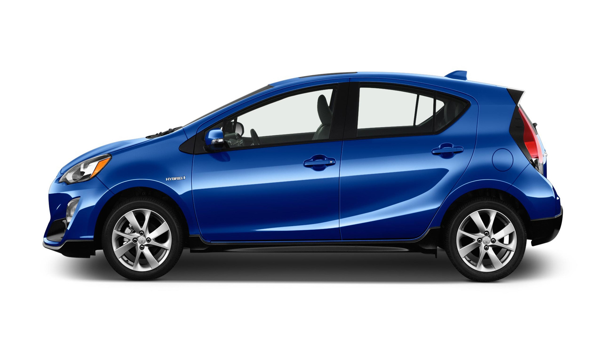 2017 Toyota Prius C Facelift Makes Hybrid Hatchback Sportier And Safer