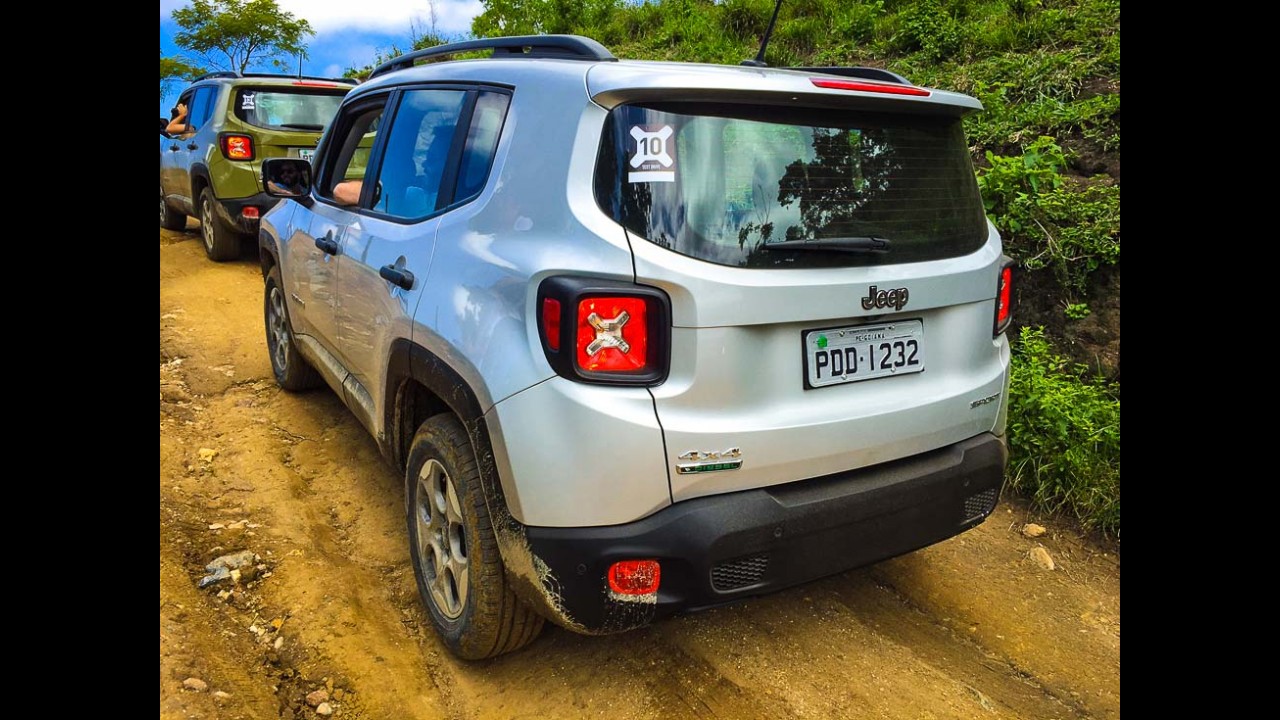 Teste CARPLACE: Renegade 4x4 encara pista e off-road em 1.000 km de viagem