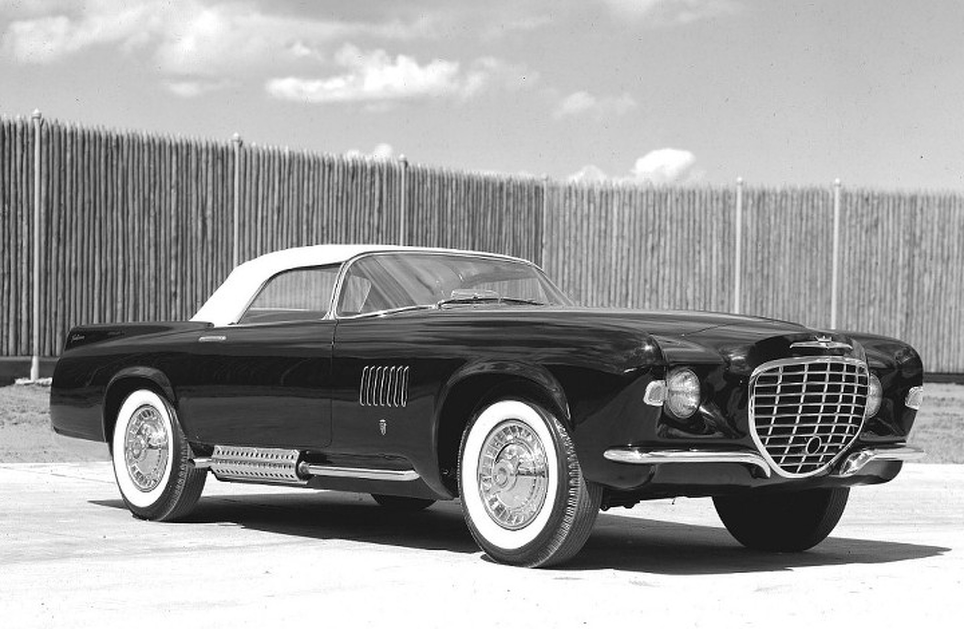 Classic Styling: The 1955 Chrysler Falcon Concept Car