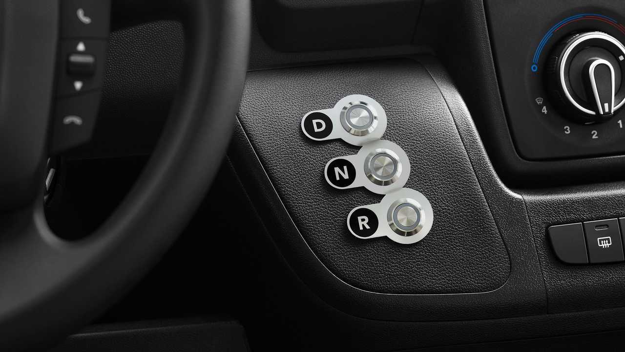 Il nuovo Peugeot e-boxer, l comandi del