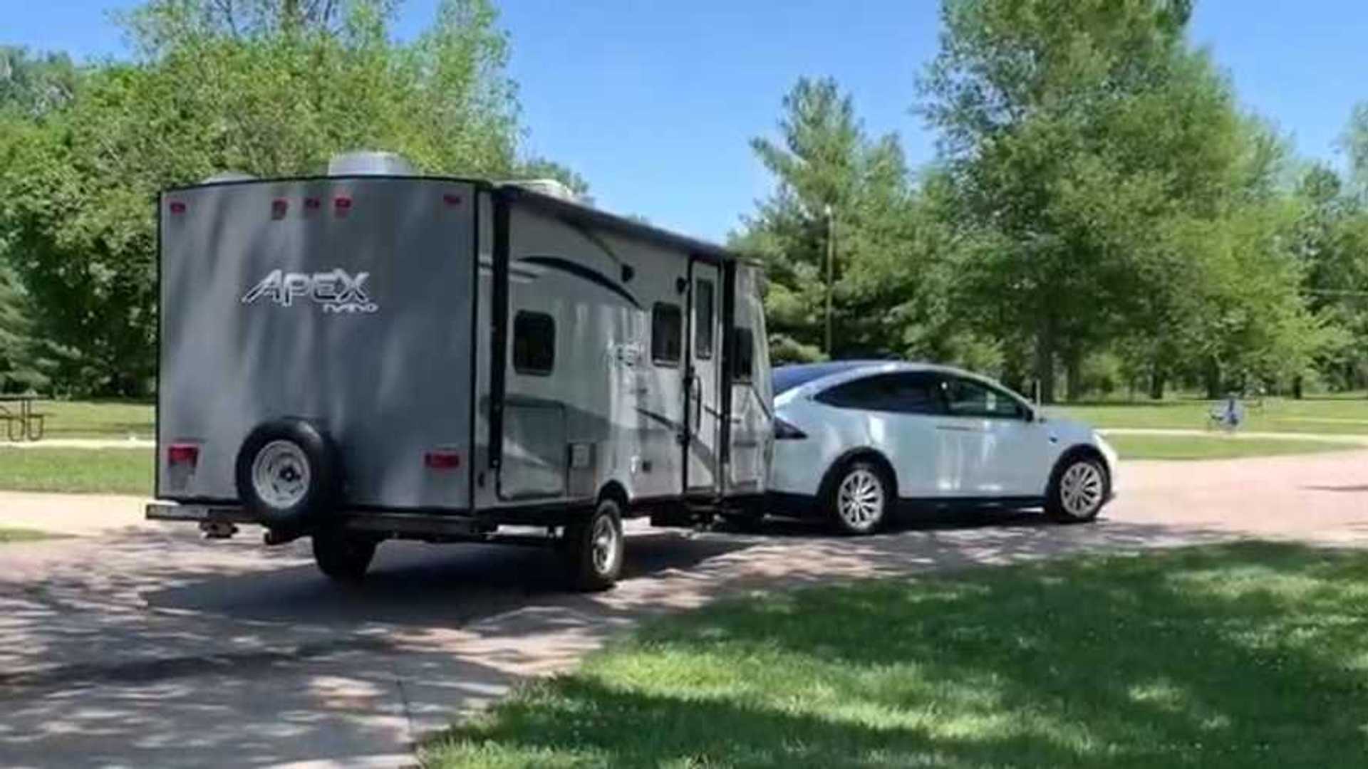 Tesla Model X & Camper LongDistance Towing To The Middle Of Nowhere
