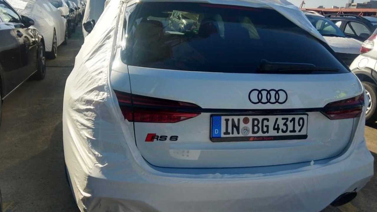 Flagra Audi RS6 2021