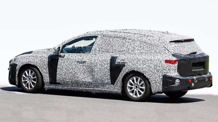 2018 Ford Focus wagon spy photo
