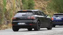 2018 Porsche Macan facelift spy photo
