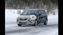 Opel Zafira Tourer, le foto spia