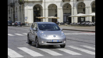 Una Nissan Leaf a Chiara Appendino