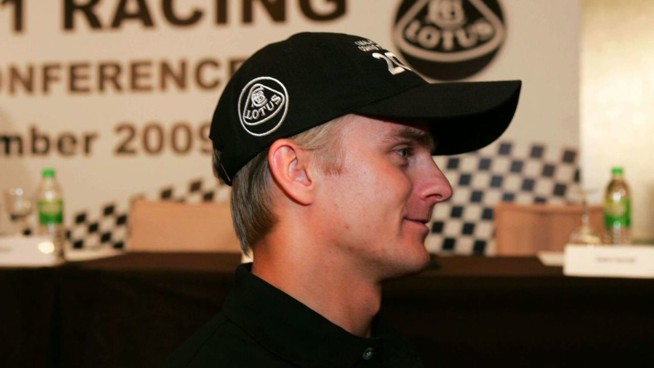 Heikki Kovalainen at the Lotus F1 Racing Driver Announcement, 14.12.2009