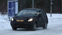 Peugeot 3008 7-seater MPV spy photos