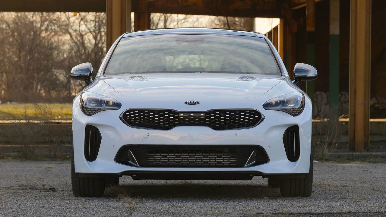 2018 BMW 430i Gran Coupe vs. 2018 Kia Stinger GT