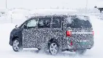 2018 Mitsubishi Delica spy photo