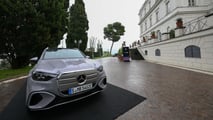 Mercedes celebra 140 anni a Roma con una parata