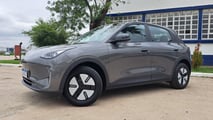 Geely EX2 Pro durante o lançamento no Brasil