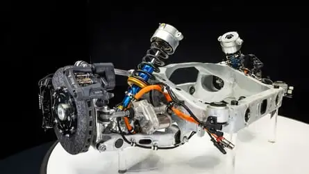ferrari-elettrica-technical-workshop.webp