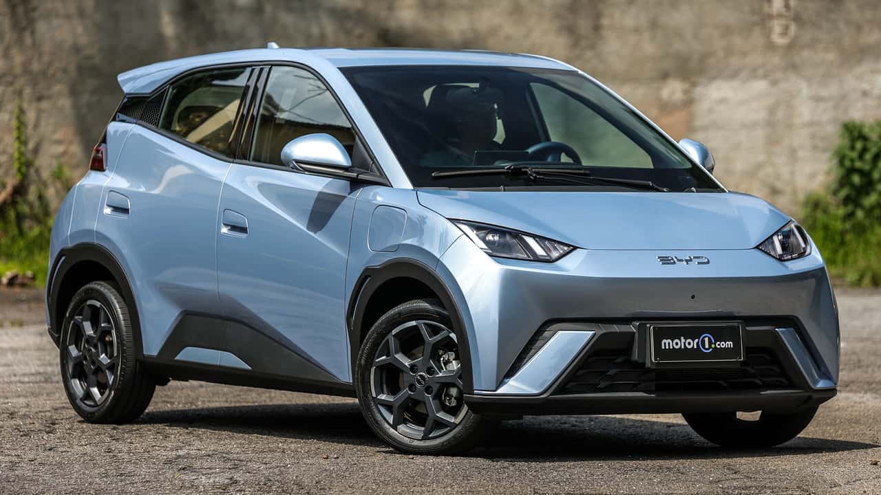 BYD Dolphin Mini encosta no Top 10 do mercado e projeta recorde no Brasil