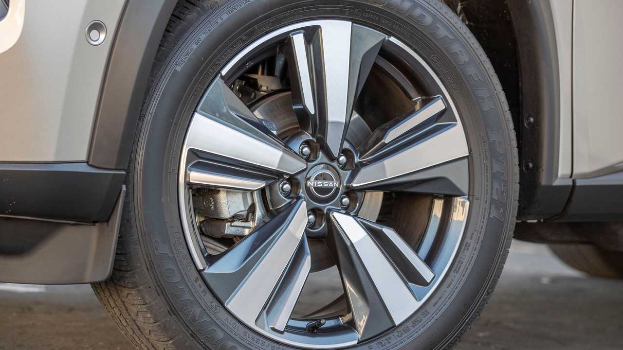 2022 Nissan Rogue exterior