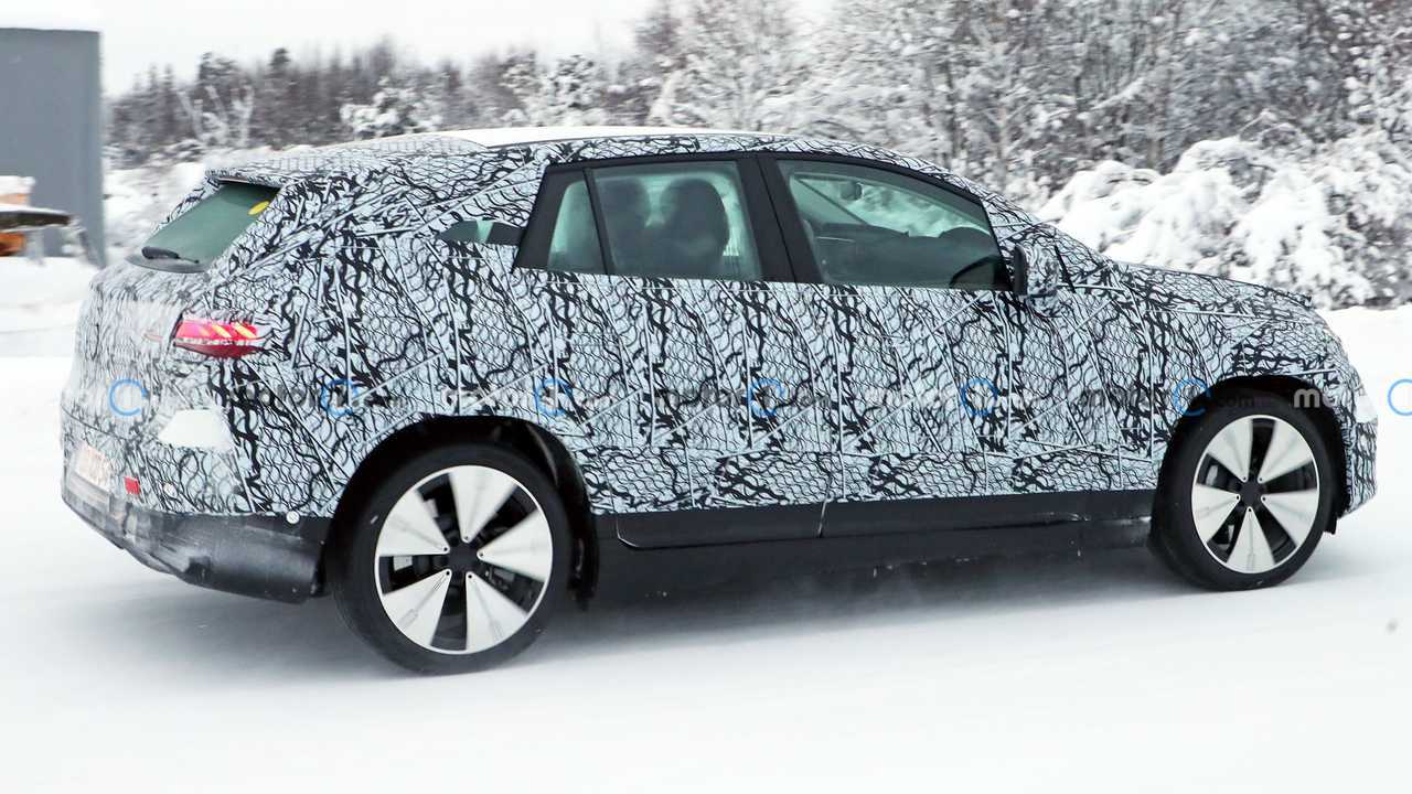 Mercedes-Benz EQE SUV - Flagra
