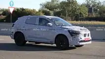 Renault Austral, il prototipo ripreso in Spagna