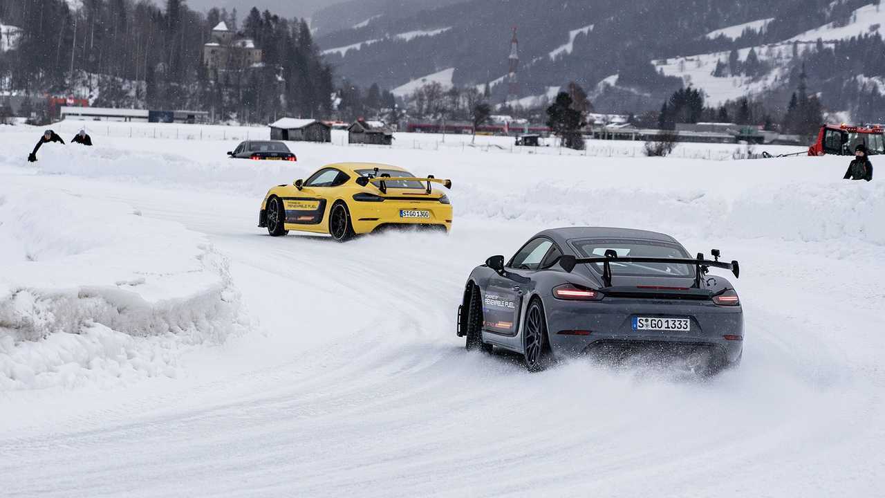 Porsche 718 Cayman GT4 RS powered by renewable fuel