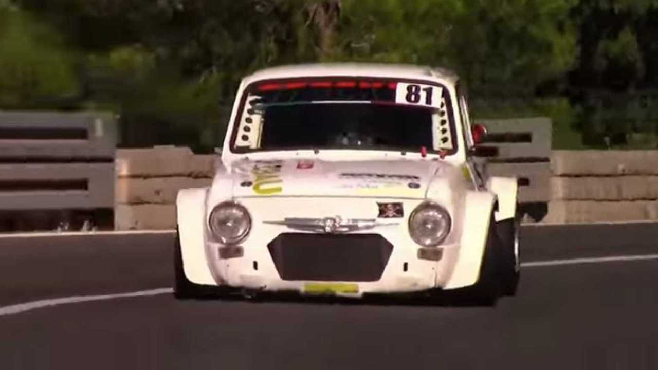 Fiat 850 con motor de Kawasaki ZX-12R