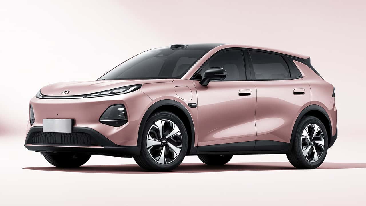 Más novedades chinas en París: Changan trae la submarca Nevo a Europa