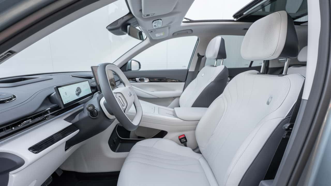Geely E5