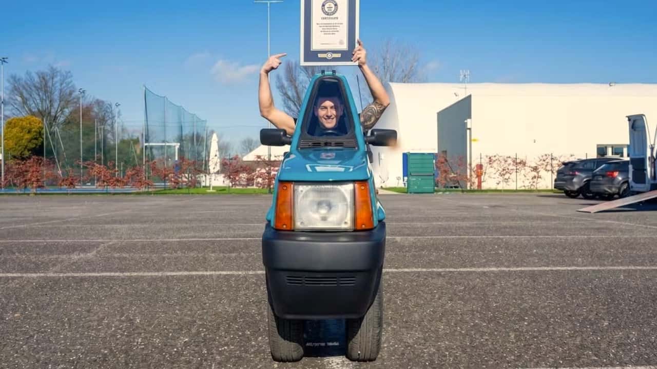 Fiat Panda 1993 é o carro mais estreito do mundo pelo Guinness