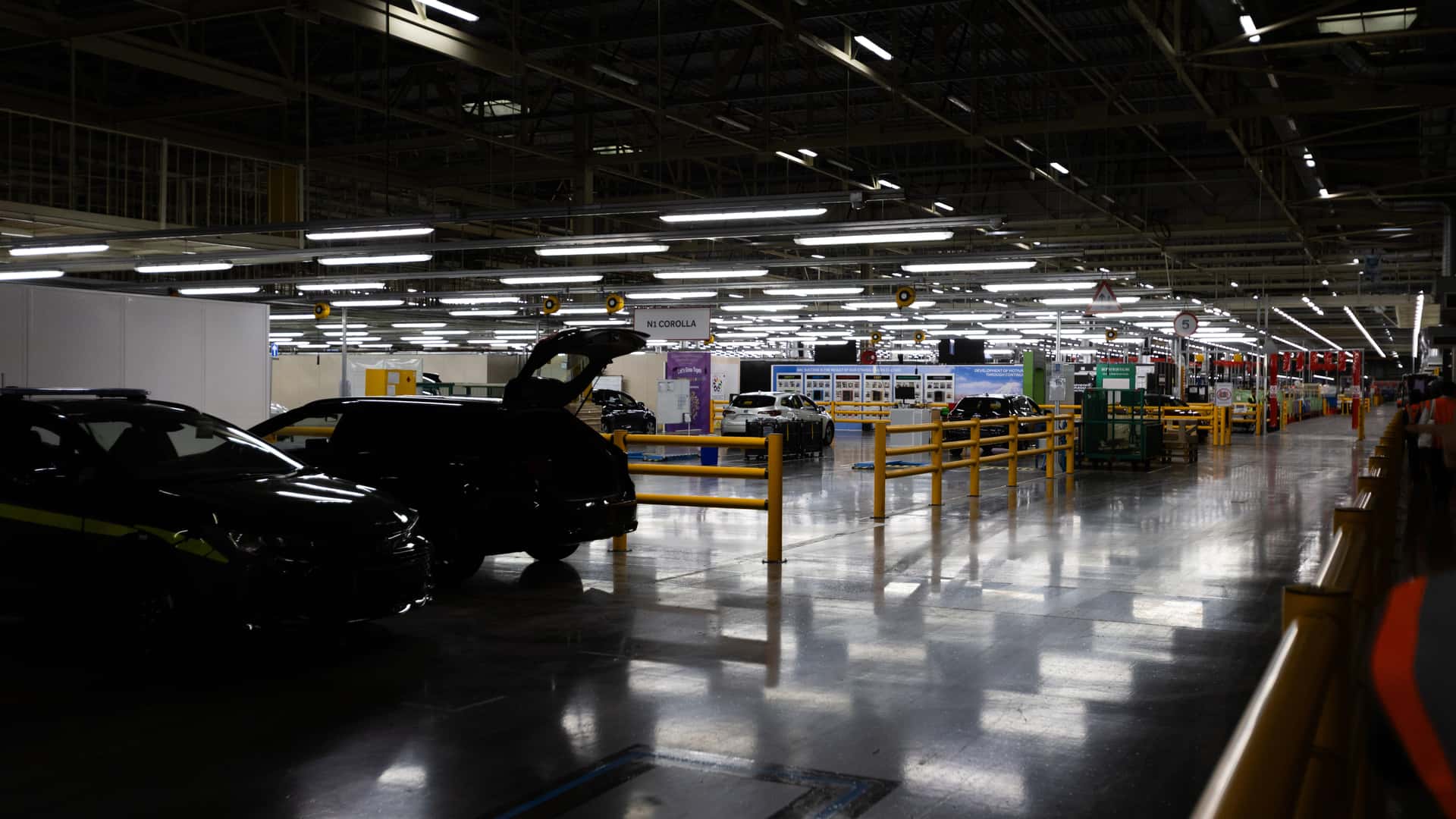 https://cdn.motor1.com/images/mgl/vx8NNA/s1/toyota-uk-production.jpg