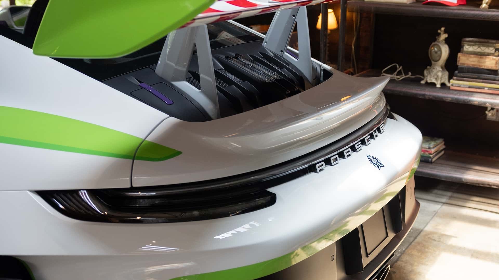 https://cdn.motor1.com/images/mgl/vx8OYQ/s1/porsche-and-pixar-toy-story-collaboration.jpg