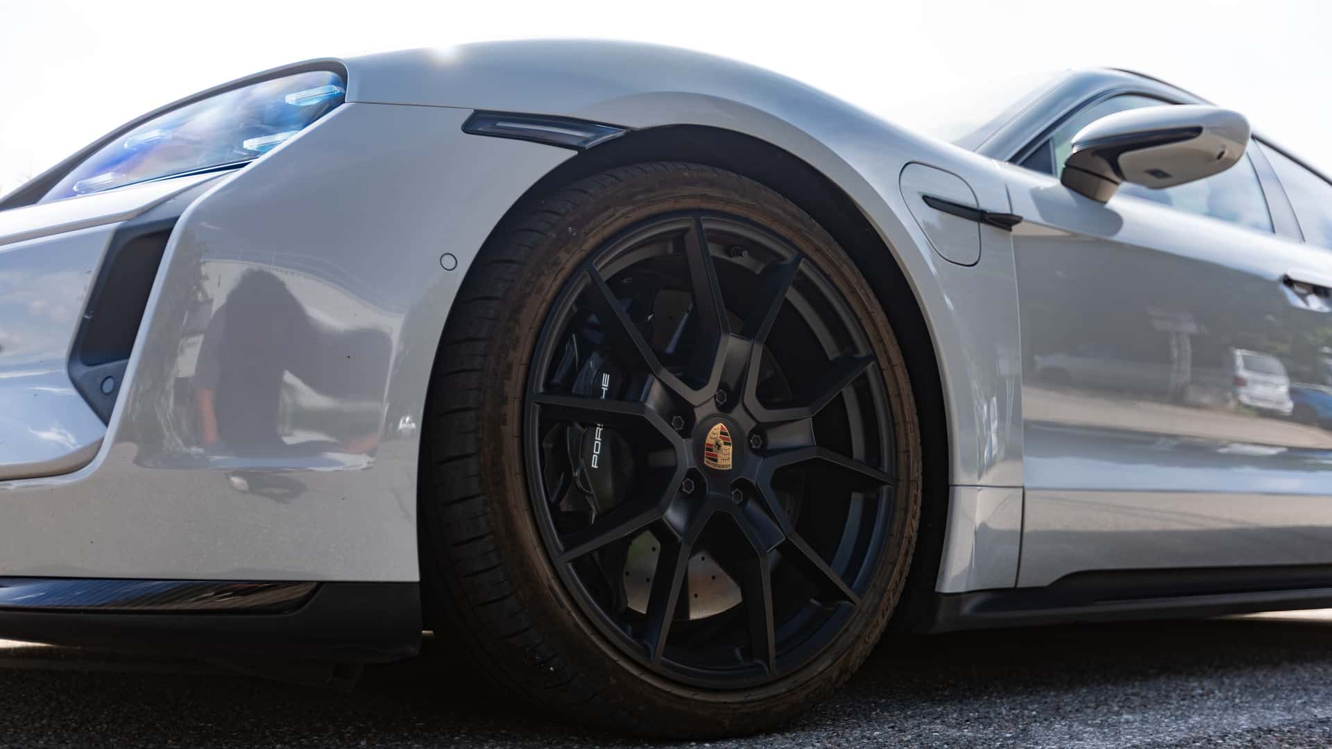 https://cdn.motor1.com/images/mgl/vx8grG/s1/2027-porsche-taycan-e-shift.jpg