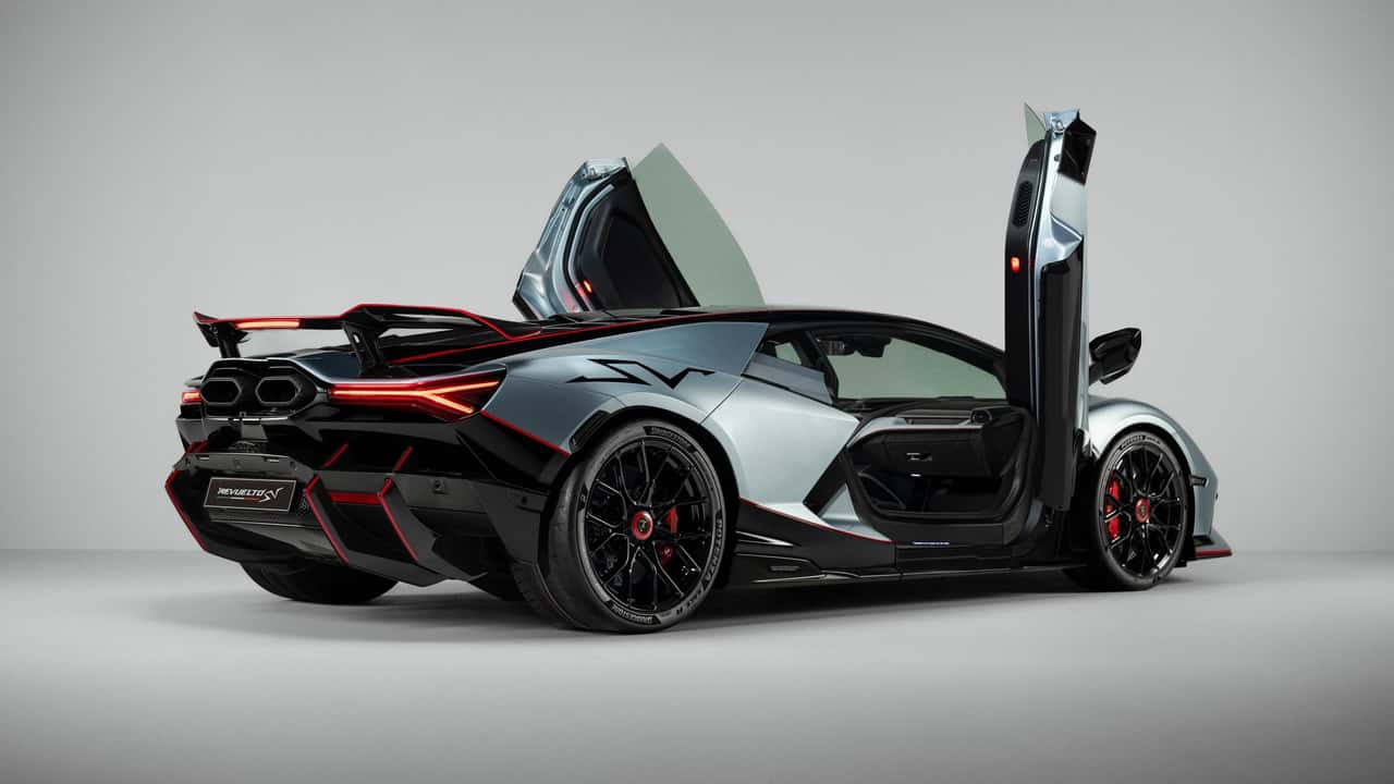 Lamborghini Revuelto SV
