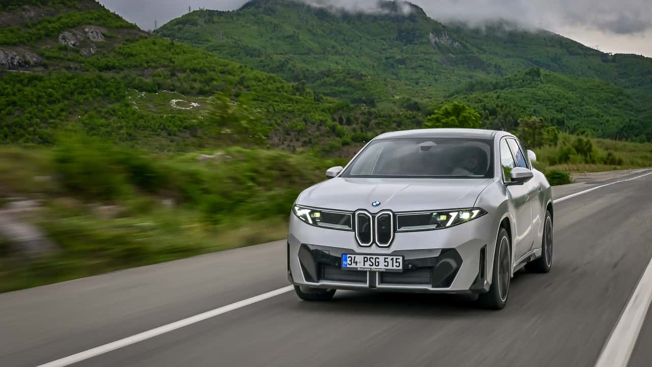 Yeni BMW iX3 Türkiye'de!