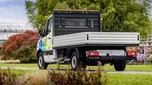 Mercedes-Benz New eSprinter - All'opera autotelaio cabinato con cassone a sponde abbattibili