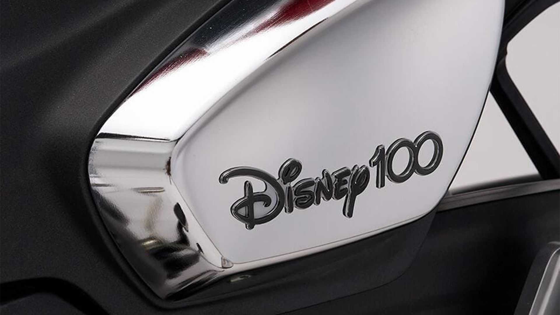2023-honda-super-cub-c125-disney-limited-edition---disney-100-emblem.jpg