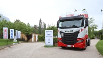 La consegna dell'Iveco S-Way Fuel Hero a Smet