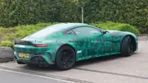Aston Martin Vantage Casus Fotoğrafları