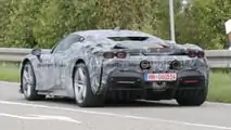 Premières photos d'espionnage du lifting de la Ferrari SF90
