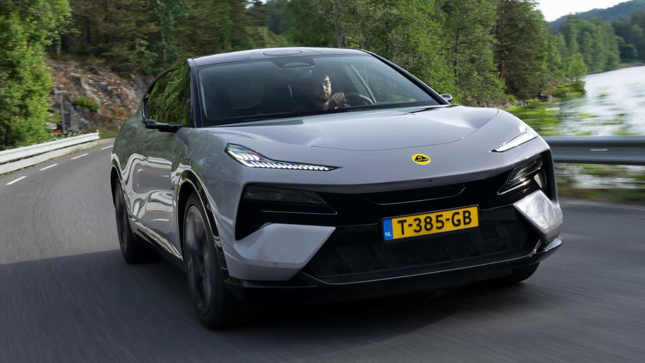 Lotus Eletre S Kaimu Grey dynamic