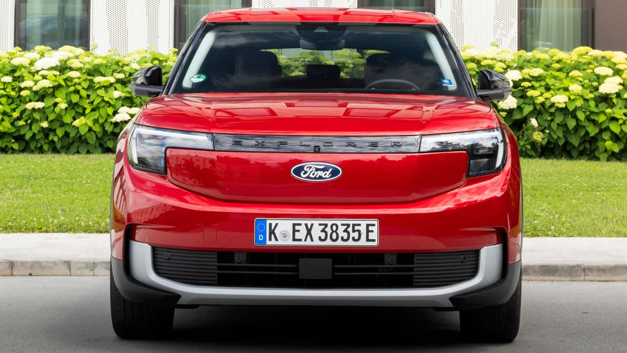 Ford Explorer (2024) in Rapid Red
